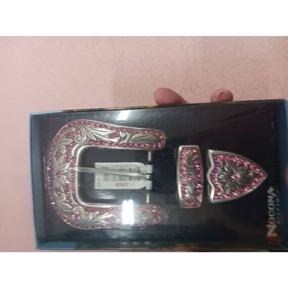Pink sparkle western Rodeo belt buckle set - Picture 4 of 4